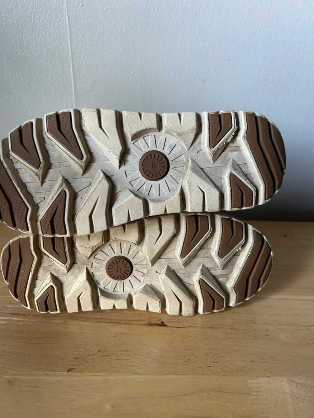 Ugg Tasman Weather Hybrid 11